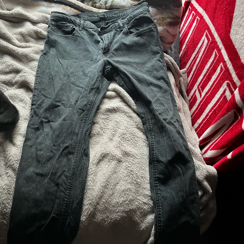 🥳 3 for $20 🥳 Levi standard fit jeans